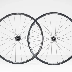 Trek Bikes Kiekot | Gravel-Lisävarusteet*Bontrager Paradigm Comp 25 TLR Disc Road Wheel
