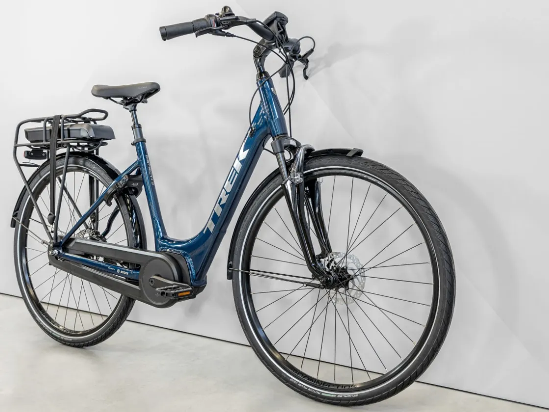 Trek Bikes Kaupunkipyörät – Arki Kaupungissa | Kaupunkipyörät – Sähköavusteinen*District+ 2 Lowstep