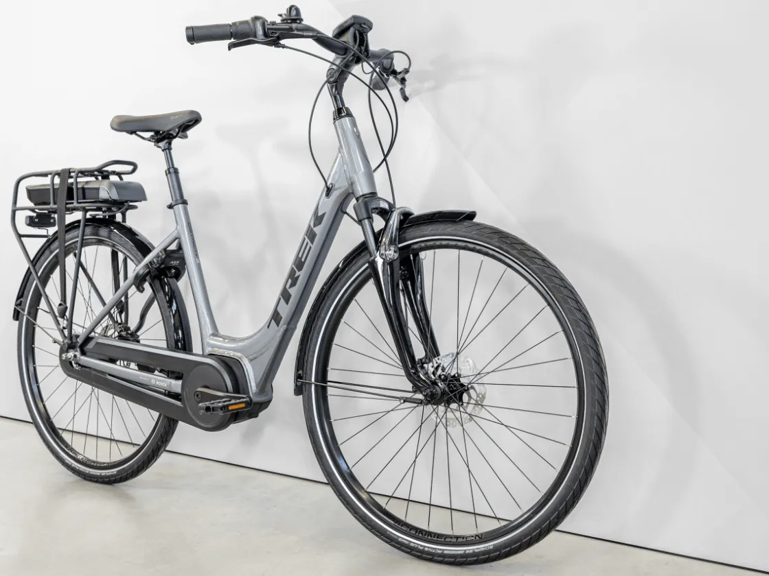 Trek Bikes Kaupunkipyörät – Arki Kaupungissa | Kaupunkipyörät – Sähköavusteinen*District+ 2 Lowstep